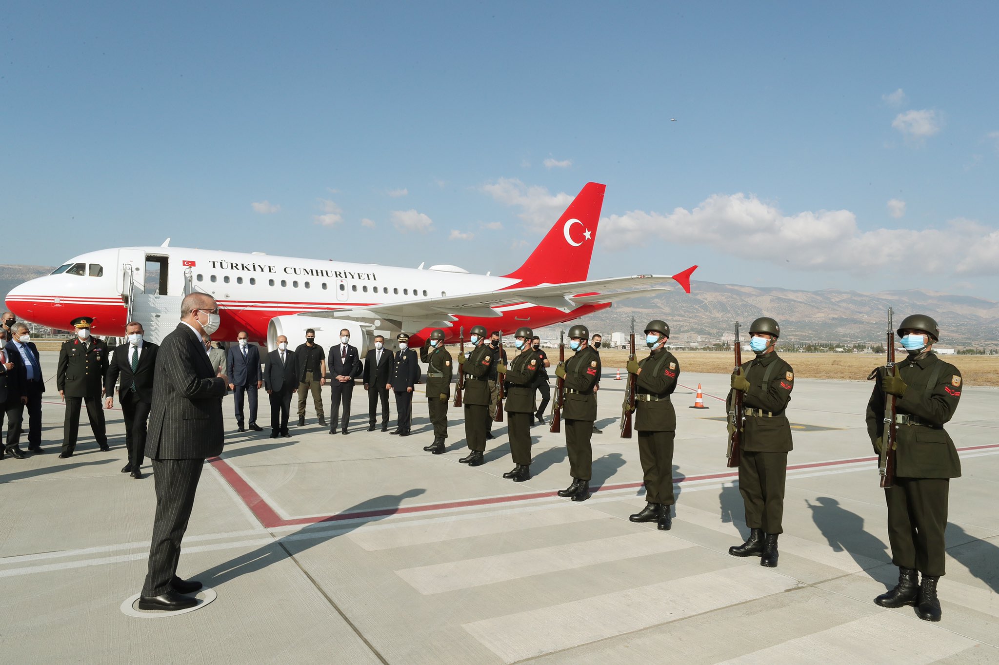 Cumhurbaşkanı Erdoğan: Dünyaya barış, adalet getirecek bir mücadelenin içindeyiz