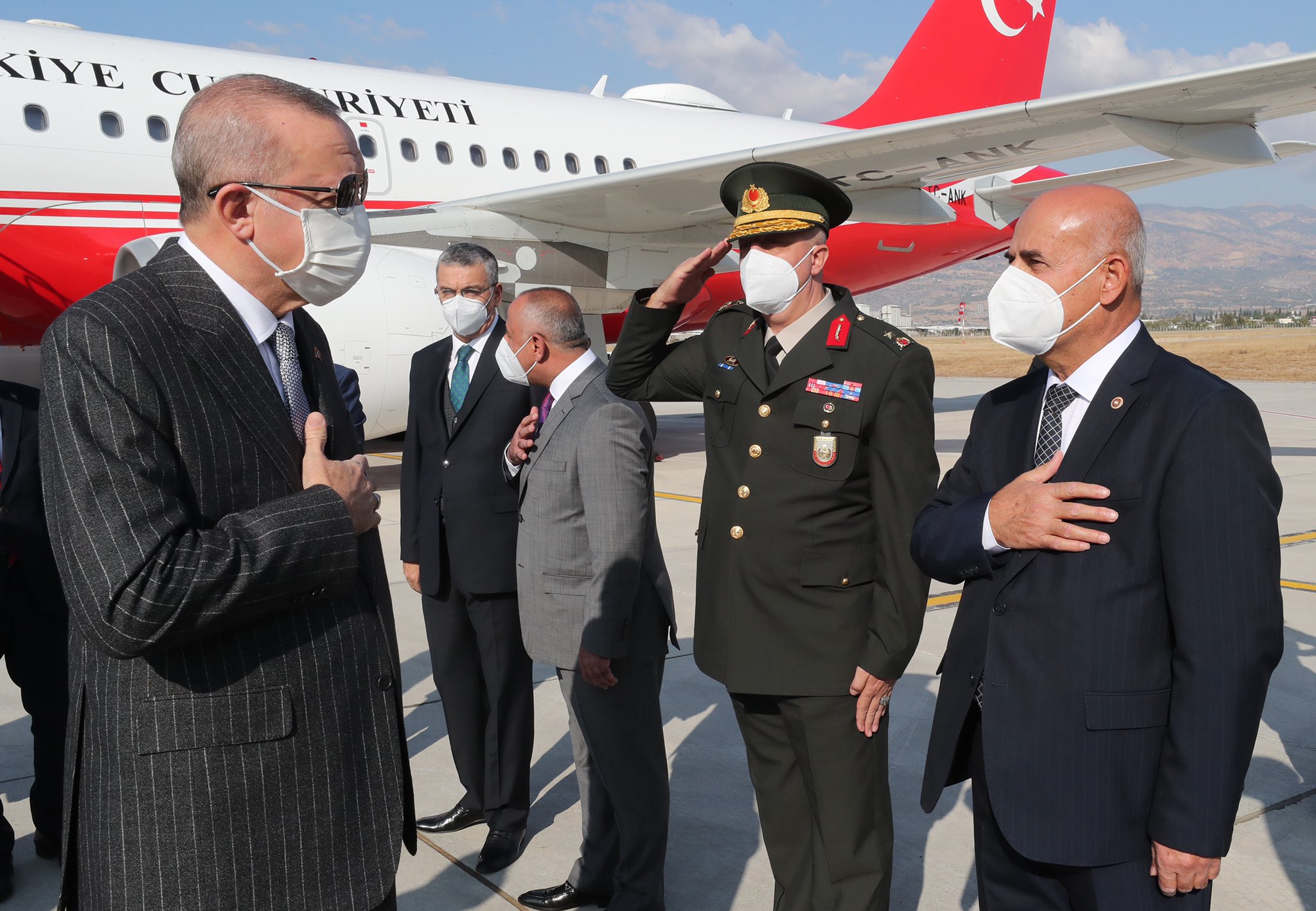 Cumhurbaşkanı Erdoğan: Dünyaya barış, adalet getirecek bir mücadelenin içindeyiz