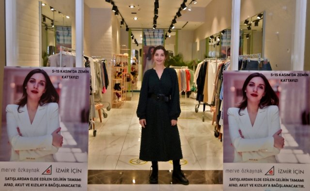 YouTuber Merve Özkaynak'tan depremzedeler için erdemli davranış!