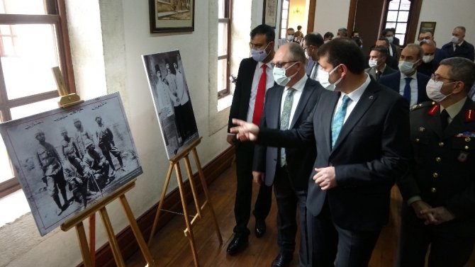 Sivas’ta hayat Ataya saygı için böyle durdu