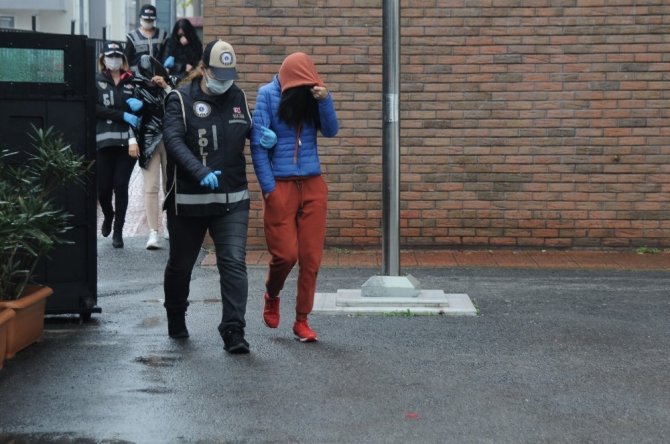 Yolava'da Kadınlara zorla fuhuş yaptıran 16 kişi gözaltına alındı