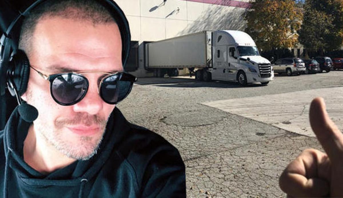 Tolga Karel'den kendisine 'Kamyoncu' diyen takipçisine tokat gibi yanıt!