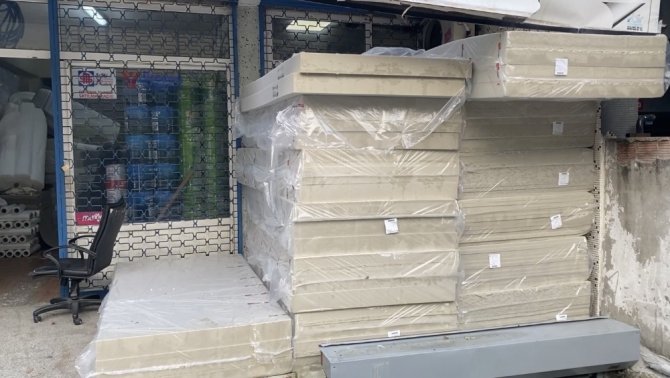 3. kattan aşağıya düşen kadını sünger kurtardı! Olay güvenlik kamerasına yansıdı