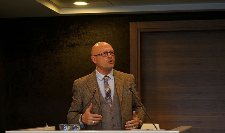 İmam Hatiplilere hakaret ettiği iddia edilen Erol Mütercimler hakim karşısında