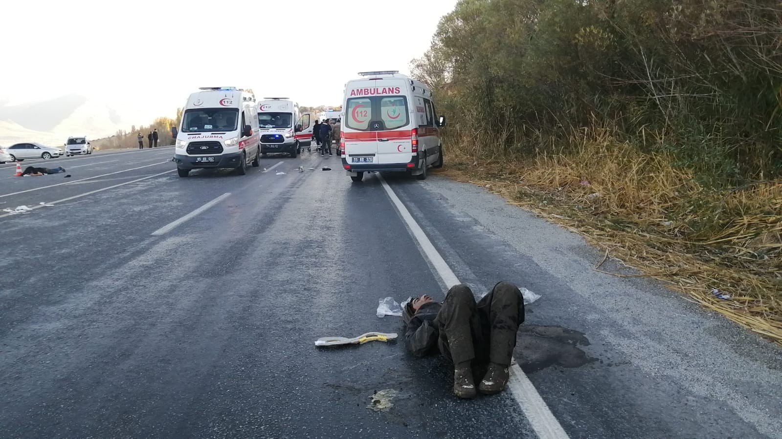 Van'da minibüs kazası: Ölü ve yaralılar var