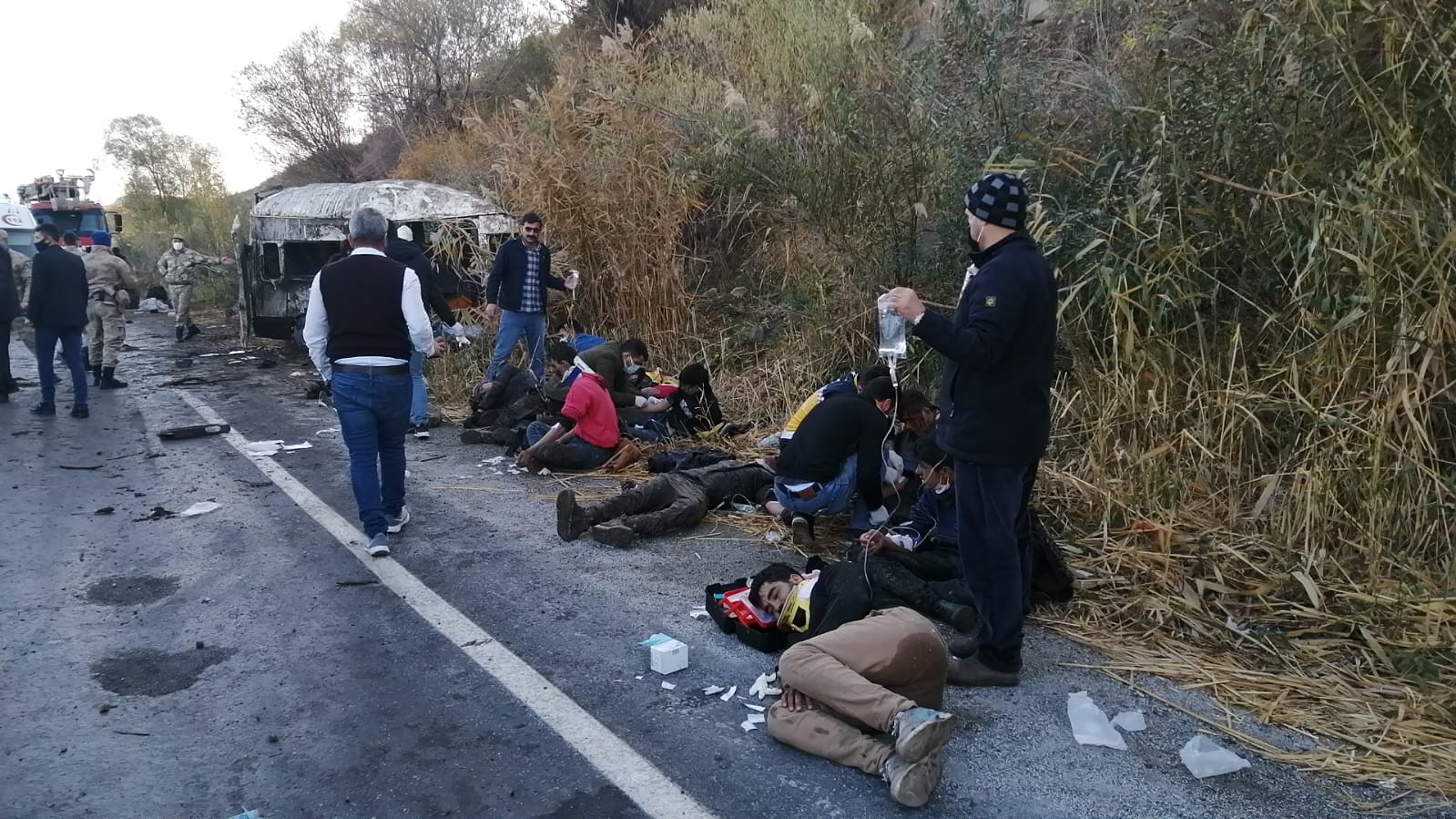 Van'da minibüs kazası: Ölü ve yaralılar var