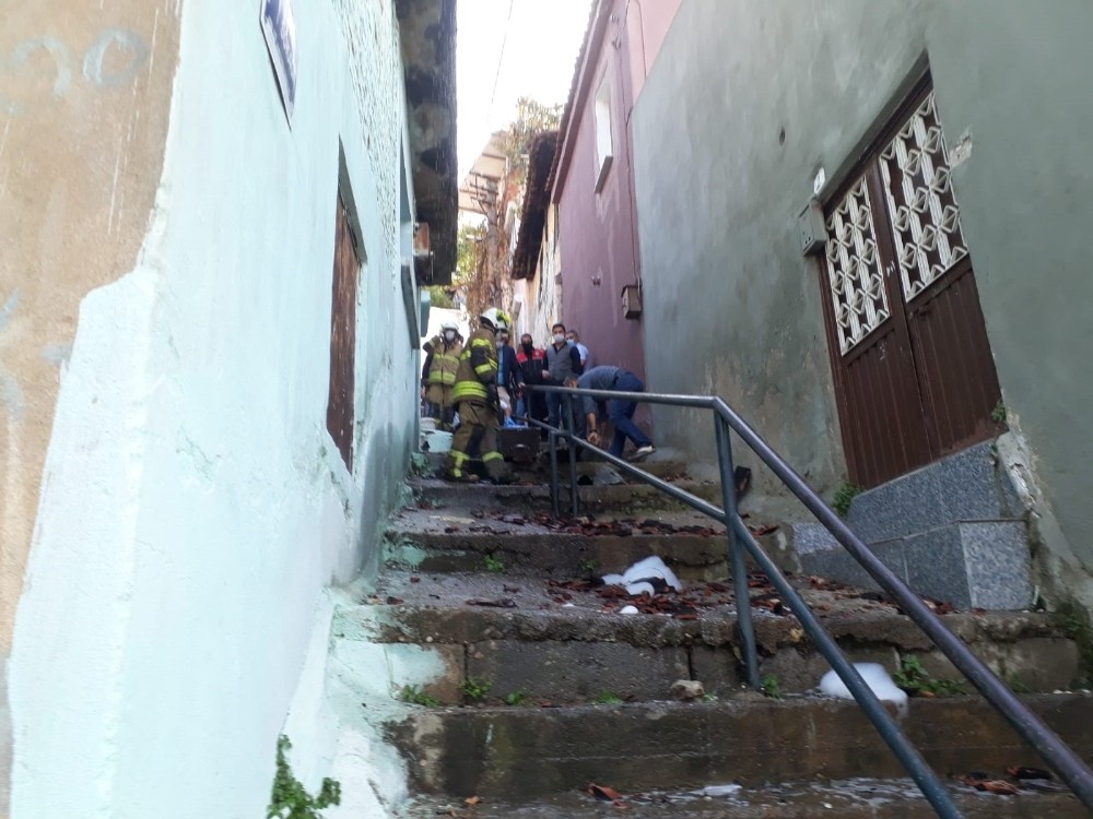 İzmir'de sobadan çıkan yangında, yaşlı adam canından oldu