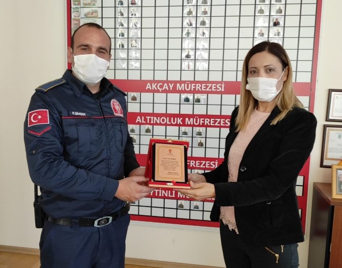 İzimir Kahramanları unutulmadı! Plaket verildi