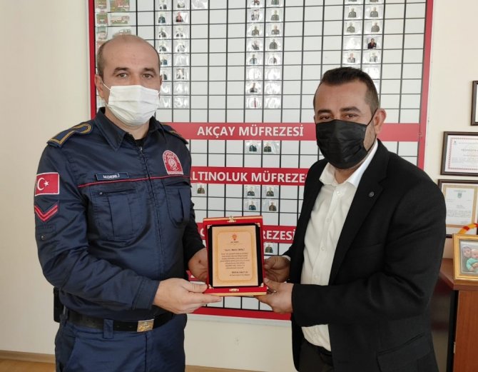 İzimir Kahramanları unutulmadı! Plaket verildi