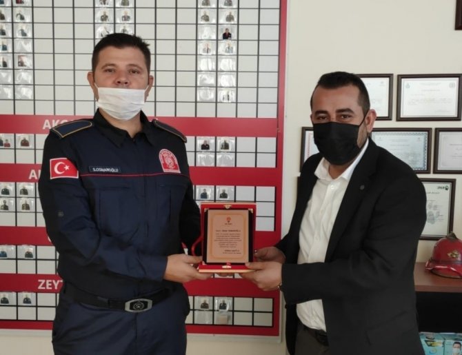 İzimir Kahramanları unutulmadı! Plaket verildi