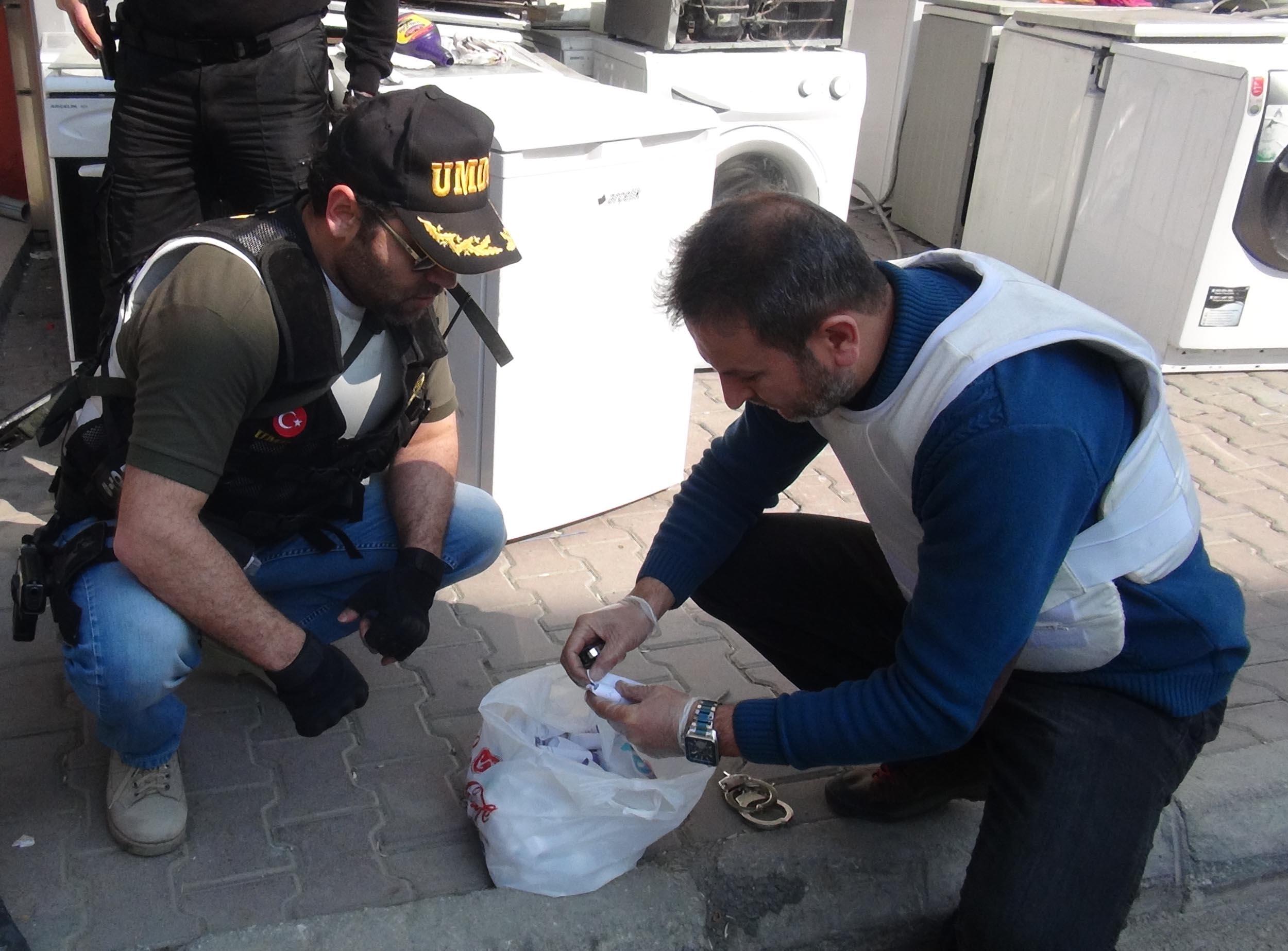 Diyarbakır’da uyuşturucu madde satıcıları çatıştı, yoldan geçen bir kadın vuruldu