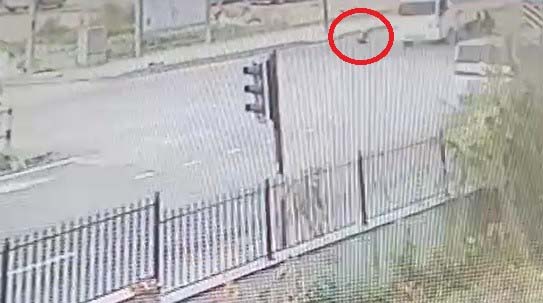 Ekmek almaktan dönen minik kız, 17 yaşındaki ehliyetsiz sürücünün kurbanı oldu!