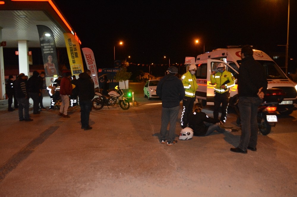 Ayvalık’ta motosiklet kazası: 1’i ağır 2 yaralı