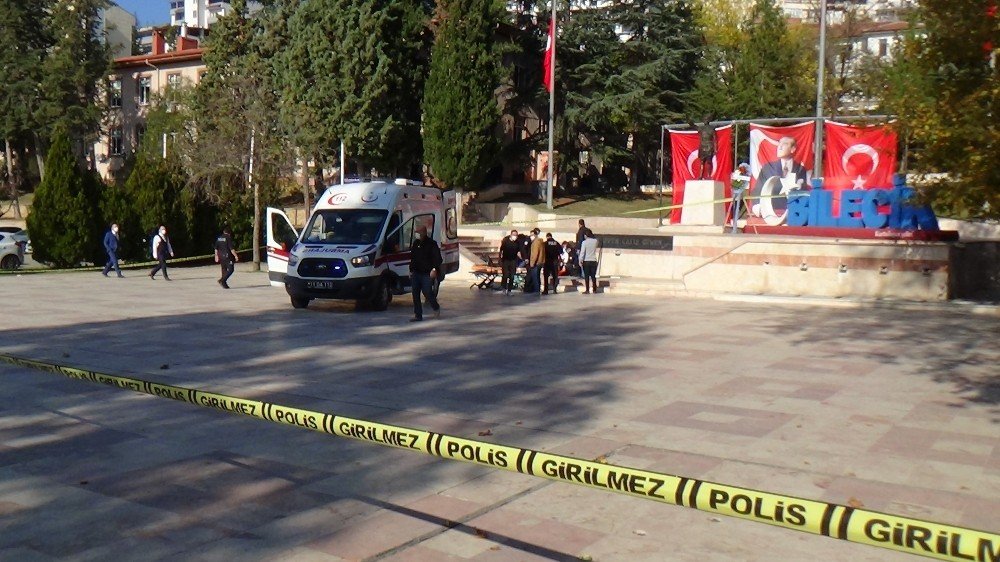 Boşanma davası sonrası eşi ve kayınpederine kurşun yağdırdı