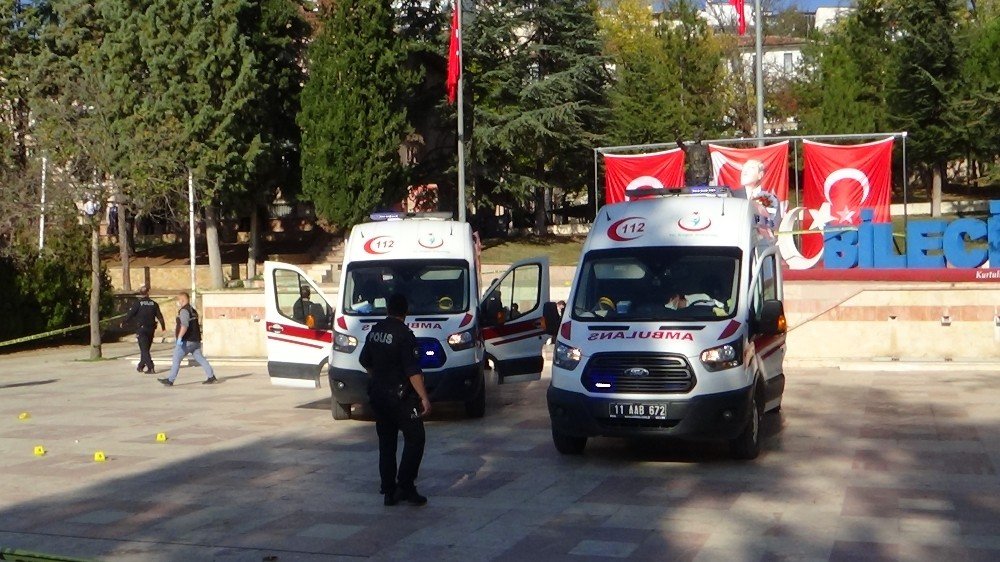 Boşanma davası sonrası eşi ve kayınpederine kurşun yağdırdı