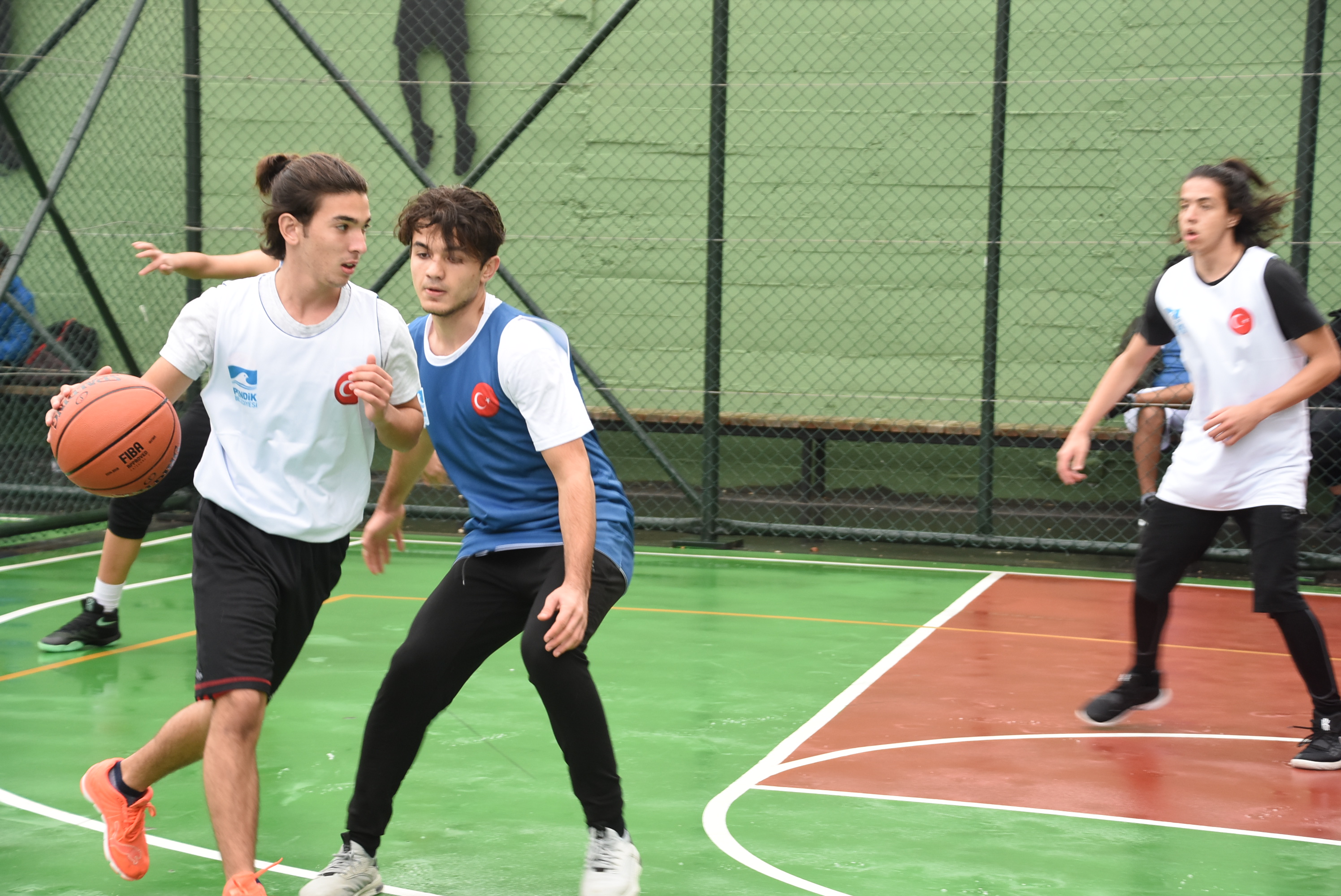 Pendik'te düzenlenen 3x3 Sokak Basketbolu Turnuvası nefesleri kesti!