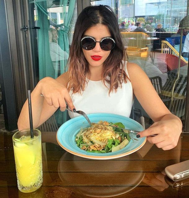 Feyza Civelek'i görenler gözlerine inanamadı! Tam 20 kilo birden verdi!