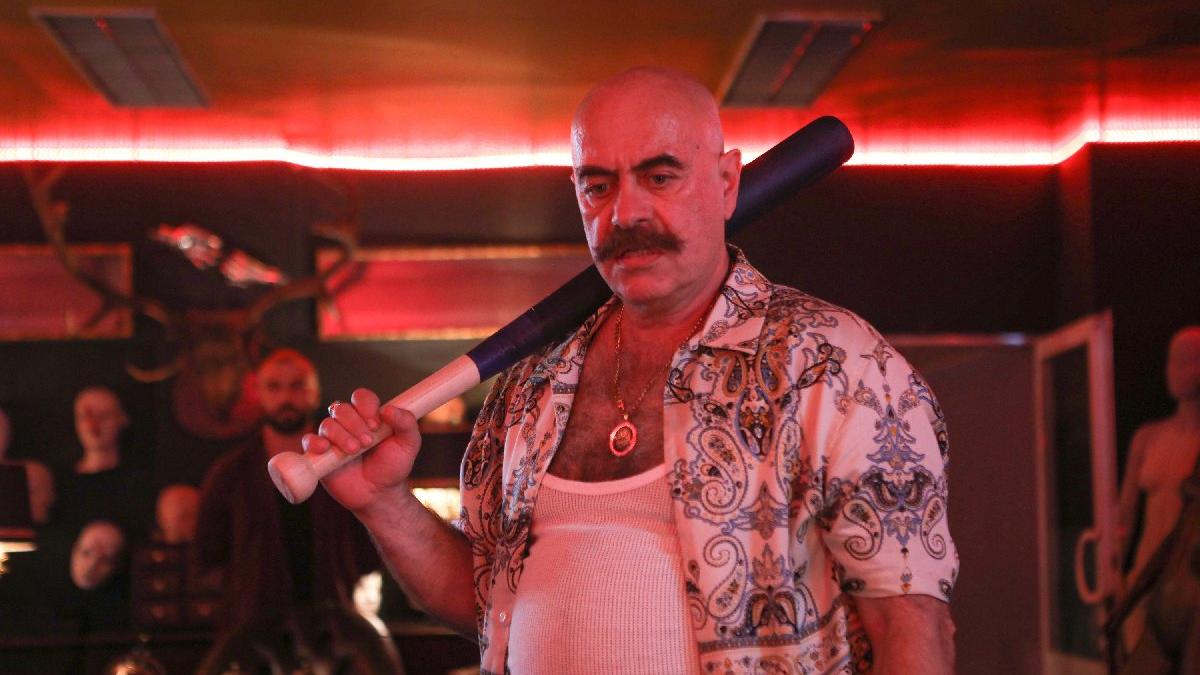 Ezel Akay kimdir? Ezel Akay yeni filmi | Kaç yaşında? Sevgilisi kim? Ezel Akay filmleri