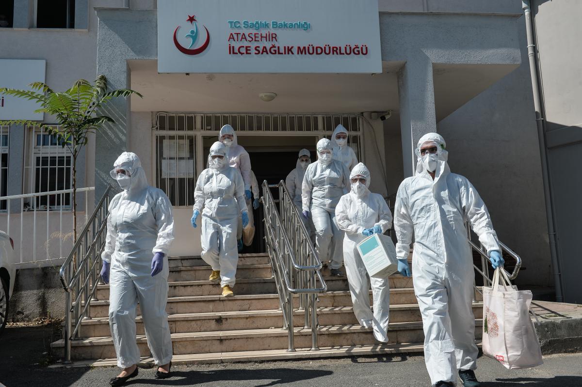 Koronavirüste şaşırtan gelişme: Evinden çıkmayanlar virüsü daha ağır atlatıyor