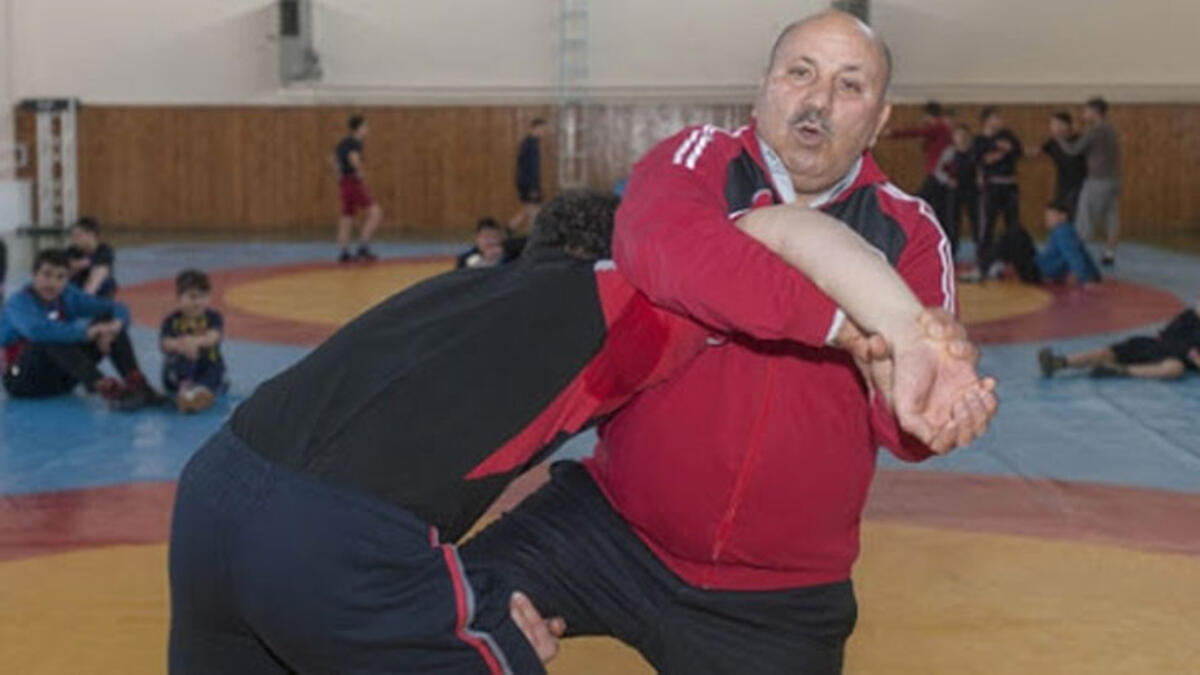 Güreş camiasının acı günü! Reşit Karabacak, Kovid-19'a yenildi