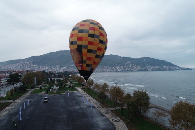 Başkan Güler Karadeniz'de bir ilke imza attı! Ordu'da semalar balonla renklendi