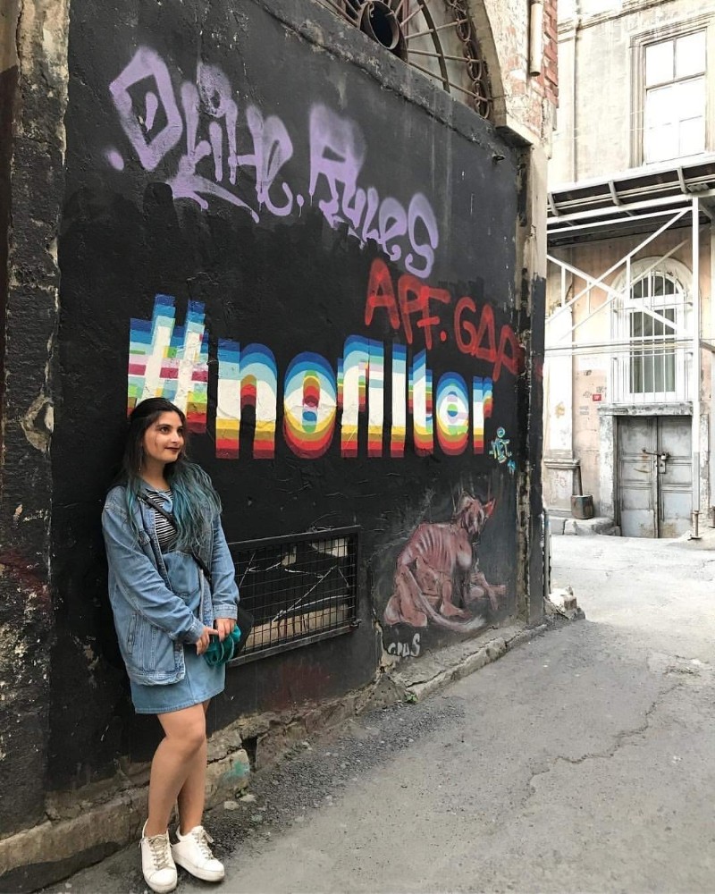 23 yaşındaki genç kız 11. kattan atlayarak yaşamına son verdi