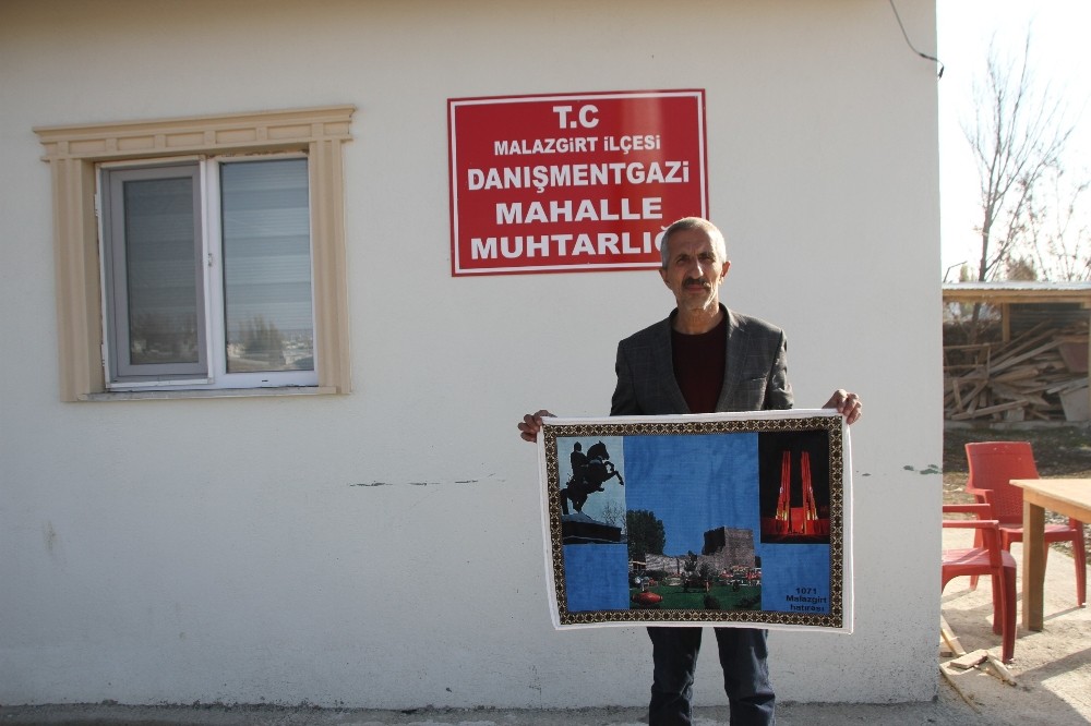 Cami inşaatının bitirilmesi adına süs halılarını sattı