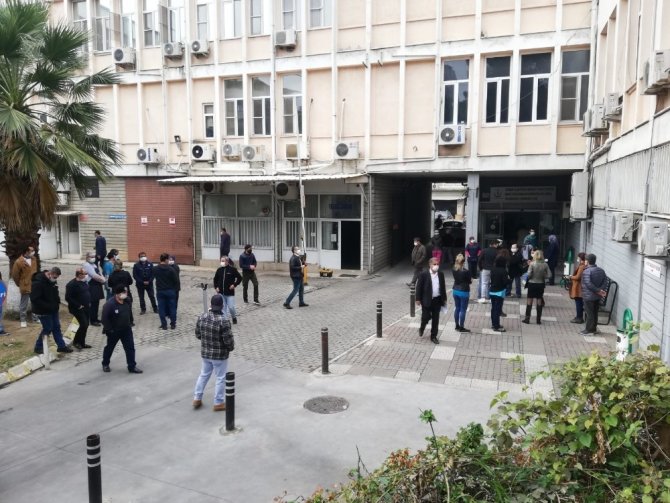 Koronadan hayatını kaybeden sağlık çalışanı Aytaç Bayram'a anma töreni