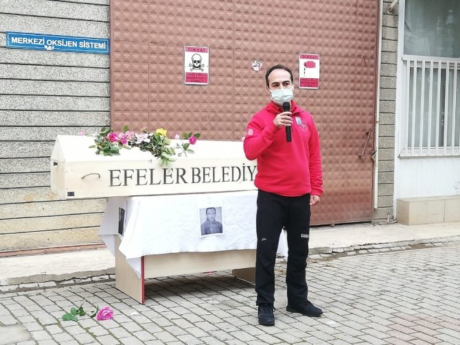 Koronadan hayatını kaybeden sağlık çalışanı Aytaç Bayram'a anma töreni