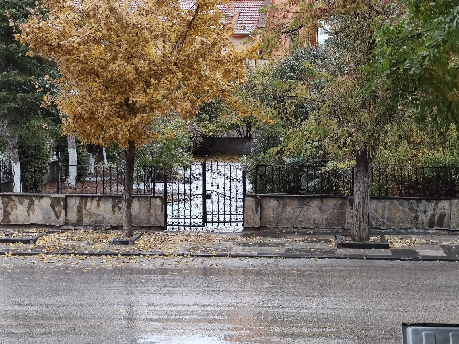 Ankara'da yılın ilk karı Polatlı ilçesinde yağdı