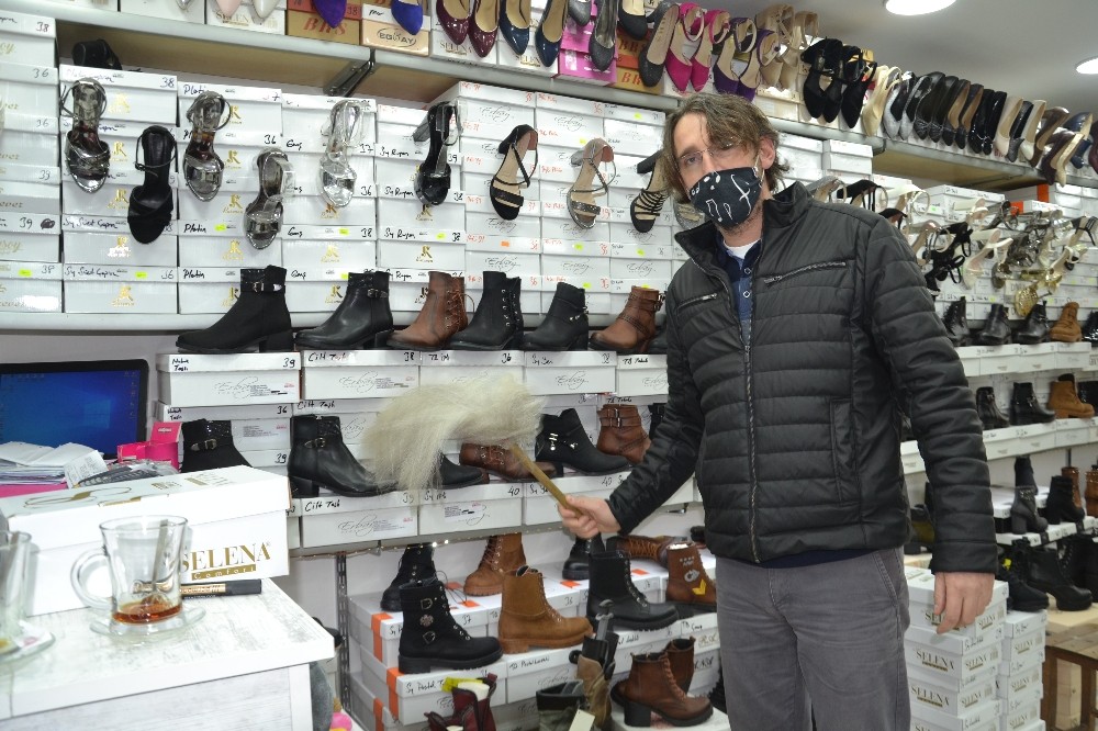 Balıkesir'de çevre düzenlemesinden kaynaklı toza esnaf isyan etti