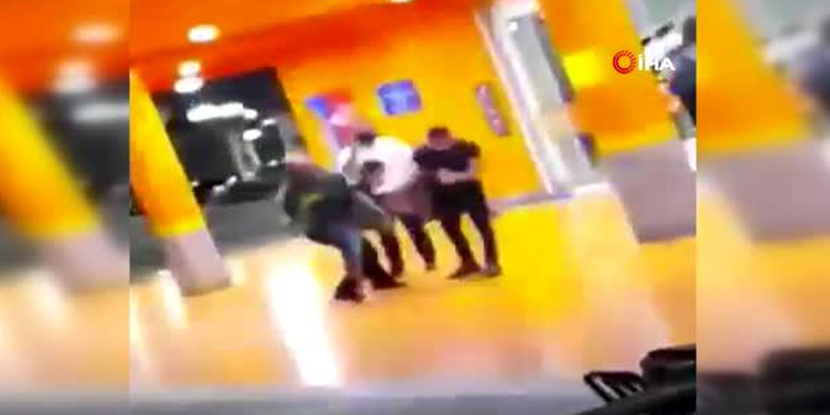 O ülkede skandal olay! Siyahi adamı süpermarkette döverek öldürdüler