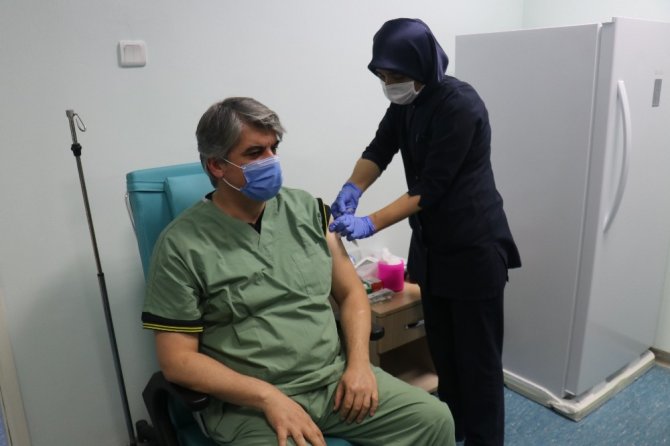 Çin aşısı gönüllü vatandaşlara da yapılmaya başladı