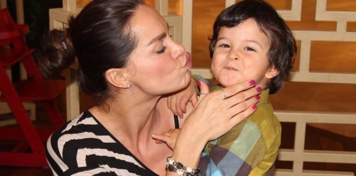 Ebru Şallı : Ayakta durabilmek için destek alıyorum!