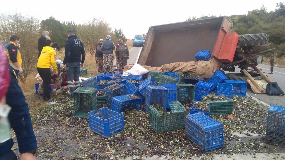 Hasattan dönen işçilerin traktörü devrildi: 5 yaralı