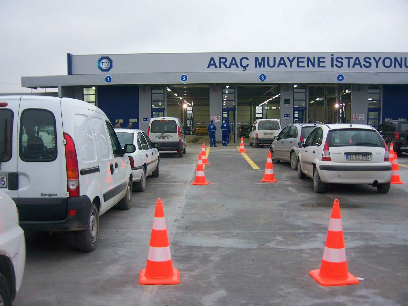 Araç sahiplerine önemli uyarı! Muayene ücretlerinde yeni dönem başlıyor! Zam oranı da belli oldu