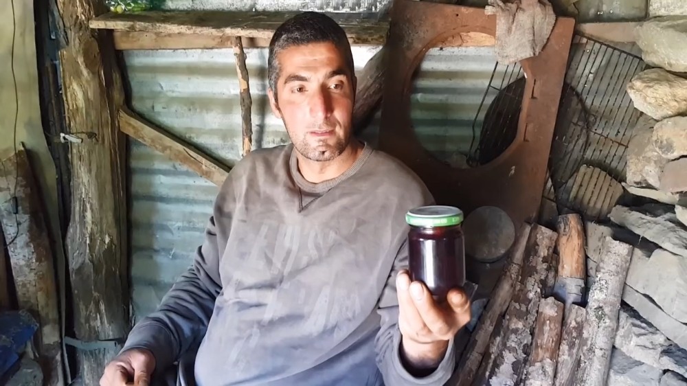 7 yıldır dağda yaşayan "Uludağ'ın Robinson Crusoe'u", Koronavirüsü aylar sonra öğrendi