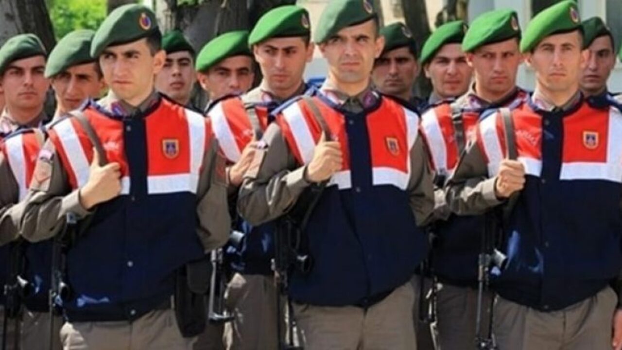 Astsubaylara müjde! Aile bütünlüğünün korunması amacıyla kuvvetleri değiştirilebilecek