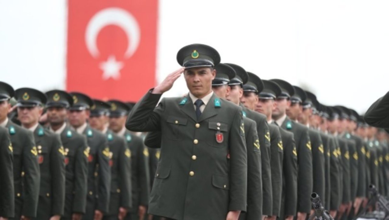 Astsubaylara müjde! Aile bütünlüğünün korunması amacıyla kuvvetleri değiştirilebilecek