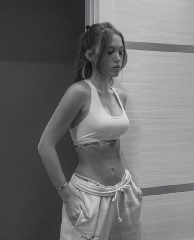 Duygu Özaslan'ın pozu sosyal medyada olay oldu!