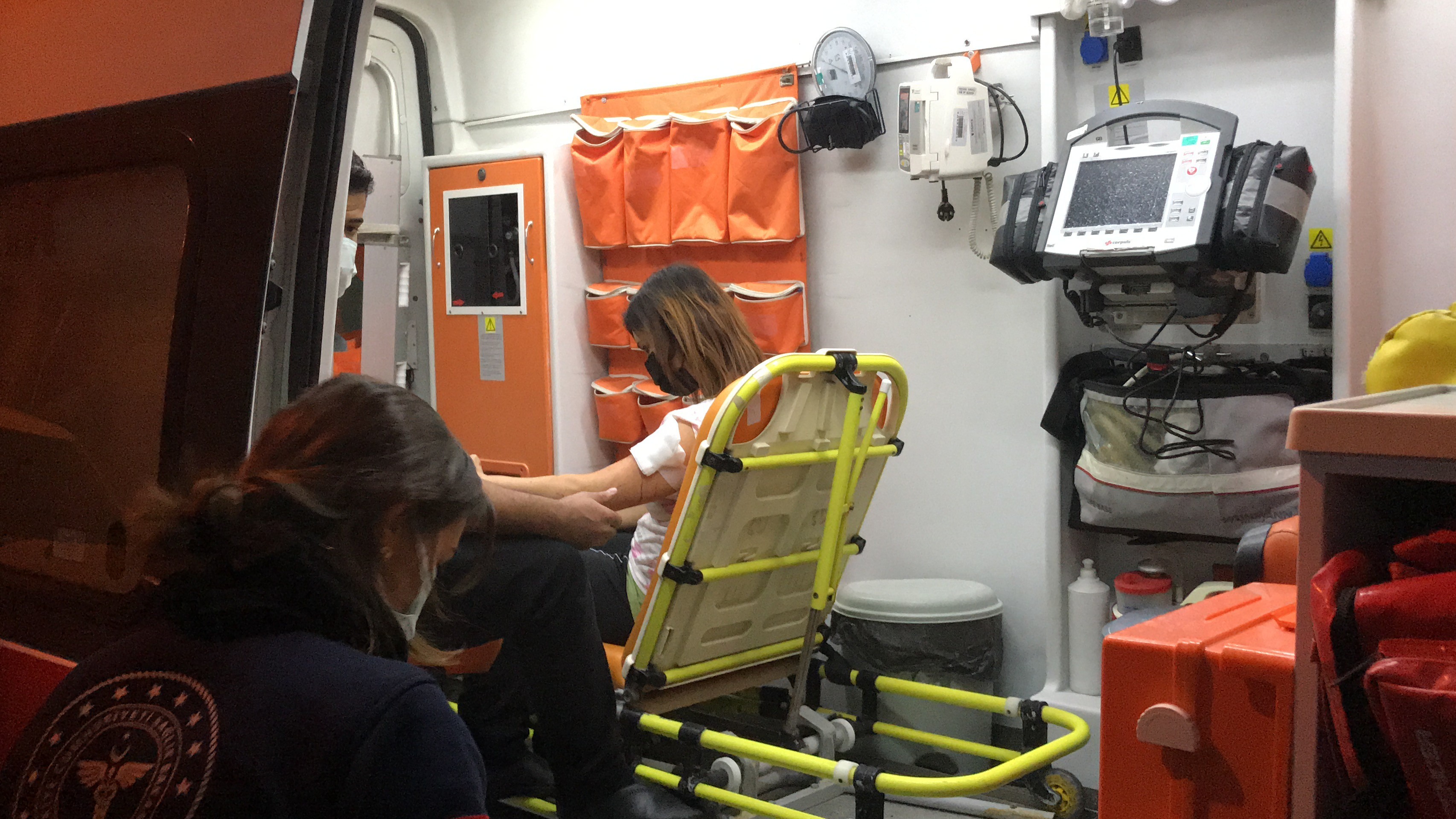 Sokağa çıkma yasağında otomobili vermeyen abisine ve yengesine dehşeti yaşattı!