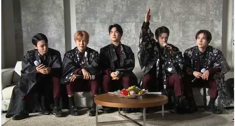 K-POP grubundan ‘Erik Dalı’ sürprizi! A.C.E erik dalı oynadı!