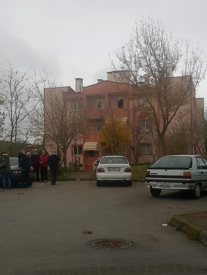 Kocaeli Gazeteciler Cemiyetinin eski başkanı Barbaros Tantan, evinde ölü bulundu