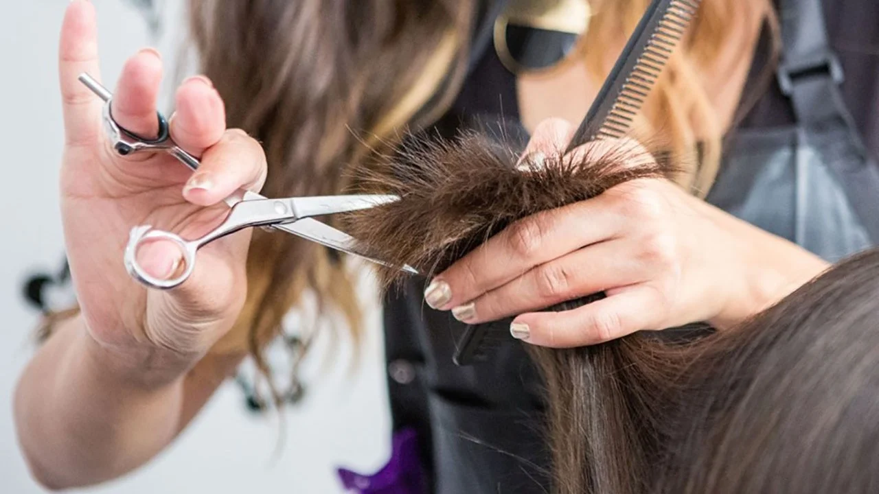 Sokağa çıkma yasağında kuaförler, berberler açık mı? Hafta sonu kuaförler, berberler açık mı?