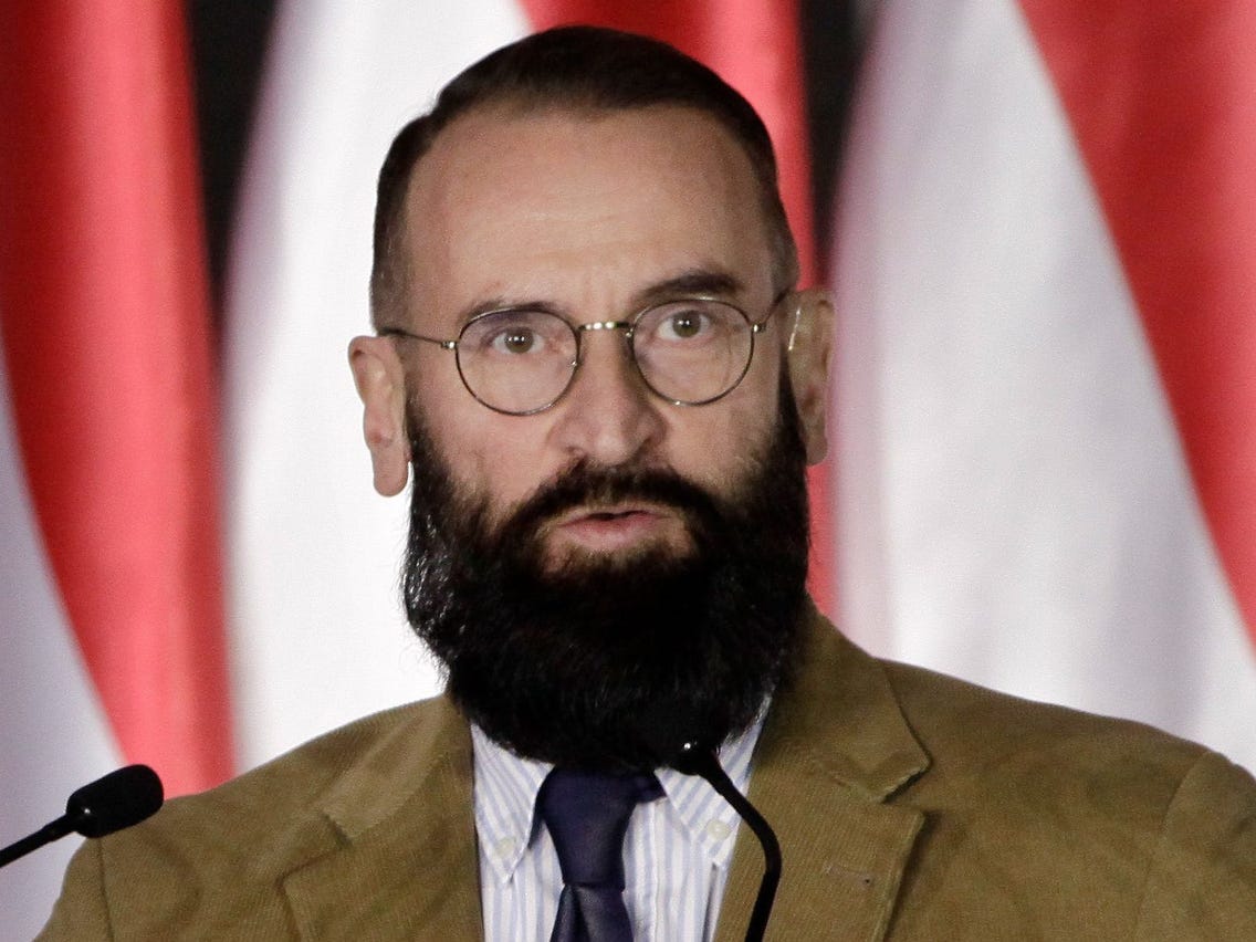 Eşcinsel ilişki karşıtlığıyla biliniyordu: Avrupa Parlamentosu Milletvekili, eşcinsel ilişki partisinde basıldı