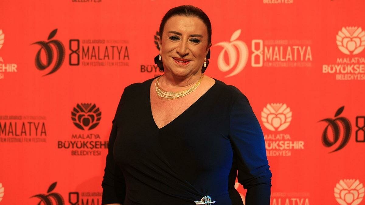 Usta oyuncu Perran Kutman 71 yaşına girdi!