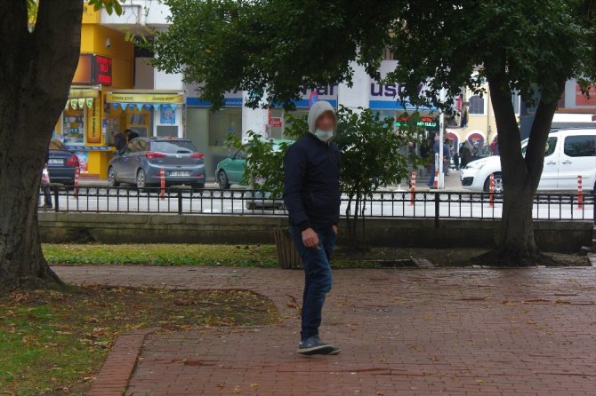 Sigaradan ceza yiyen şahıs gazetecilere hakaret etti!