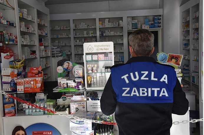 Tuzla Belediyesi Zabıta Ekipleri karantinadaki vatandaşların ihtiyaçlarını karşılıyor!