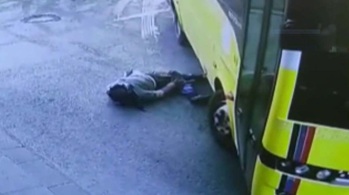 Otobüsün altında kalan kadın gitmemek için direndiği hastanede iç kanamadan öldü!