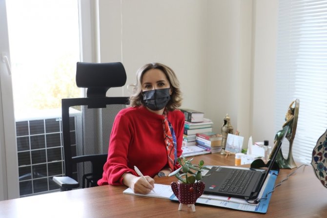 Dermatolog Selma Uçar, Kışın El ve dudak çatlatan soğuklara dikkat çekti